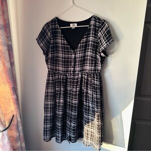 Women’s Plaid Old Navy Dress Black and White